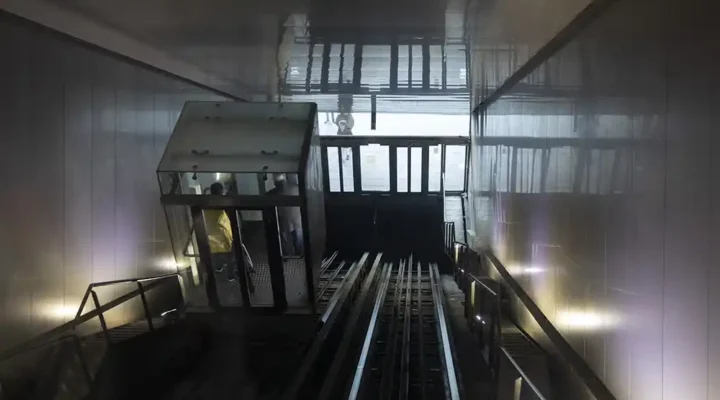 ascensor descalzos